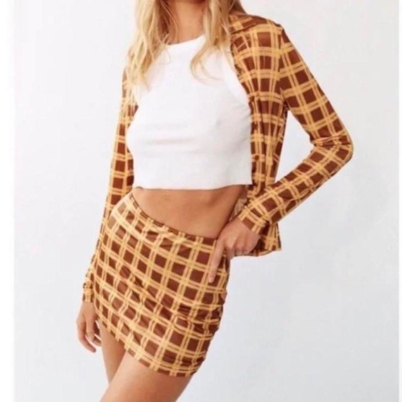 With Jean never been worn set!!! - Picture 1 of 8